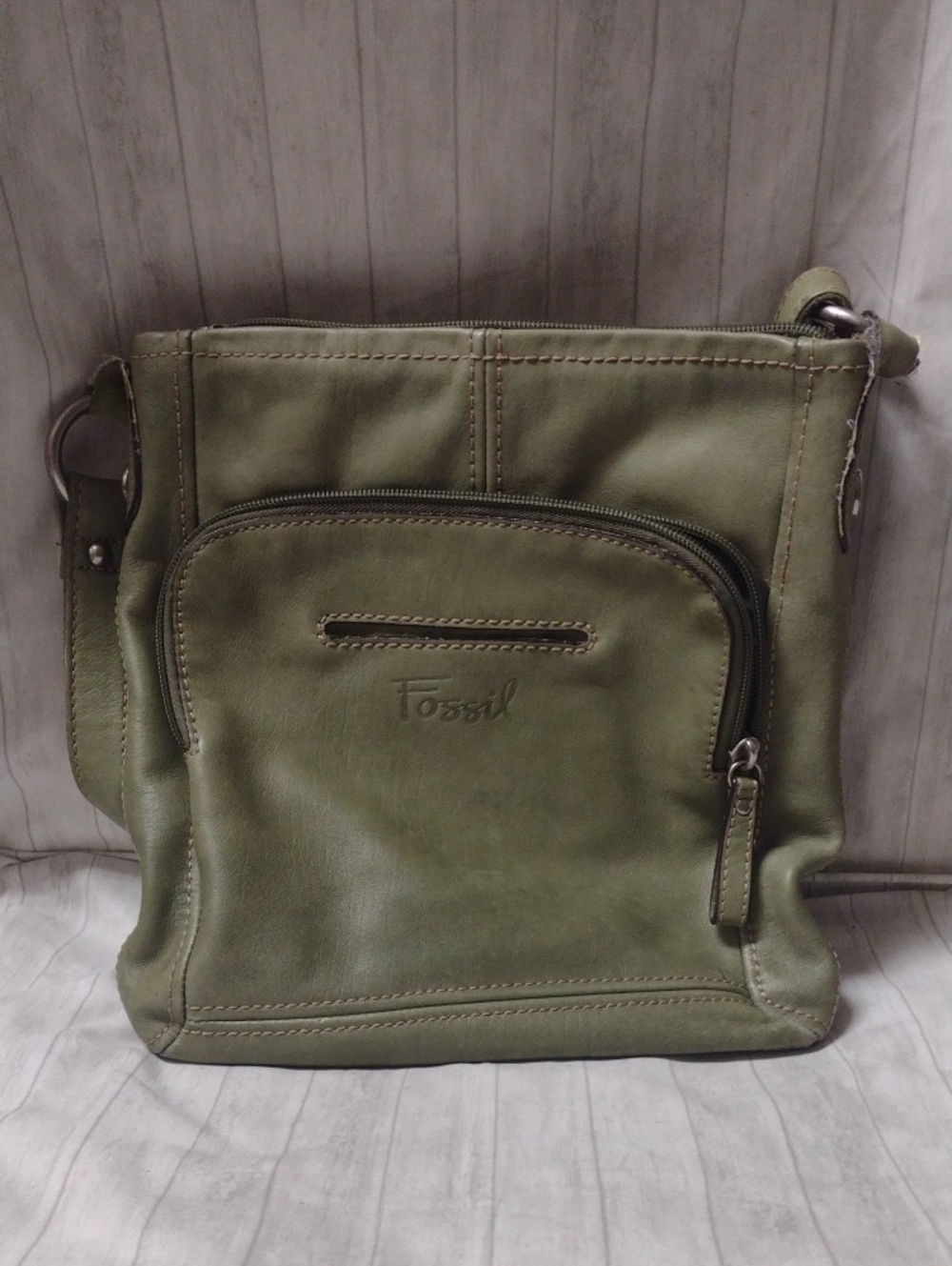 Fossil Olive Green Leather Crossbody Purse (J1317)